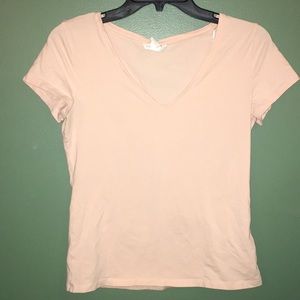 Powder pink v-neck t-shirt